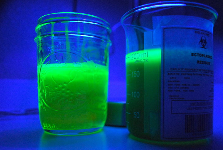 palmolive glows in blacklight
